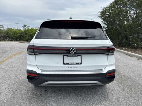 Certified 2025 Volkswagen Taos S FWD image 13