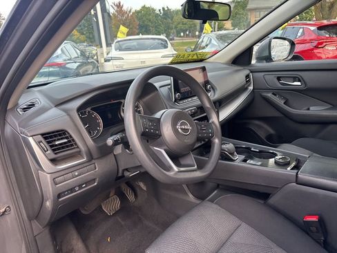 Used 2024 Nissan Rogue SV image 14