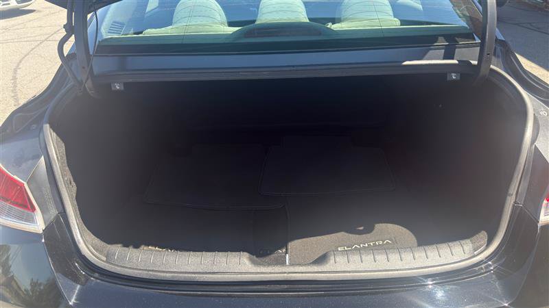 Used 2021 Hyundai Elantra SEL w/ Convenience Package FWD image 8