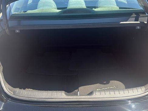 Used 2021 Hyundai Elantra SEL w/ Convenience Package FWD image 8