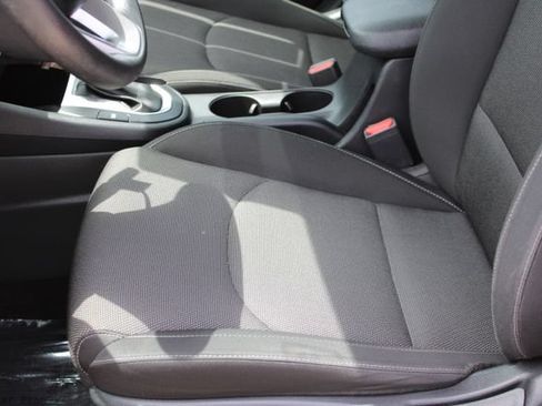 Used 2022 Kia Forte LXS FWD image 30