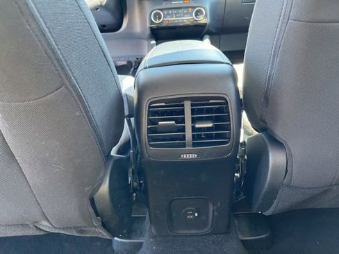 Used 2022 Ford Escape SE w/ SE Sport Appearance Package image 14