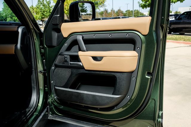 New 2026 Land Rover Defender 110 X-Dynamic SE AWD/4WD image 57