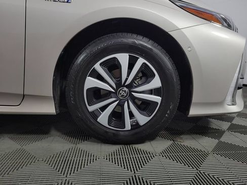 Used 2019 Toyota Prius Prime Advanced FWD image 11
