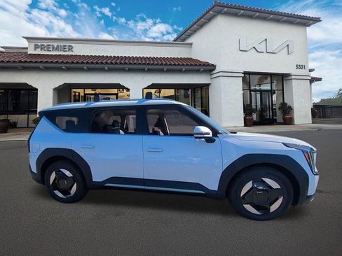 New 2026 Kia EV9 Wind image 12