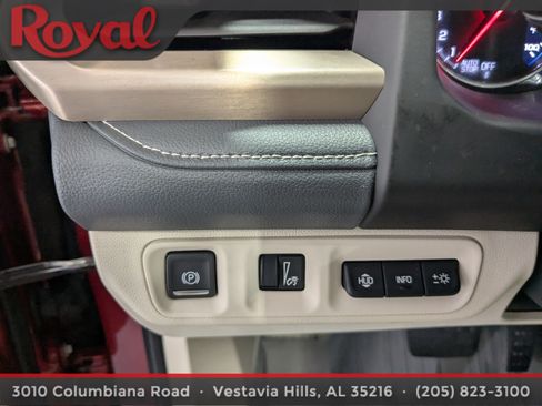 Used 2021 GMC Acadia Denali w/ Denali Ultimate Package AWD/4WD image 21