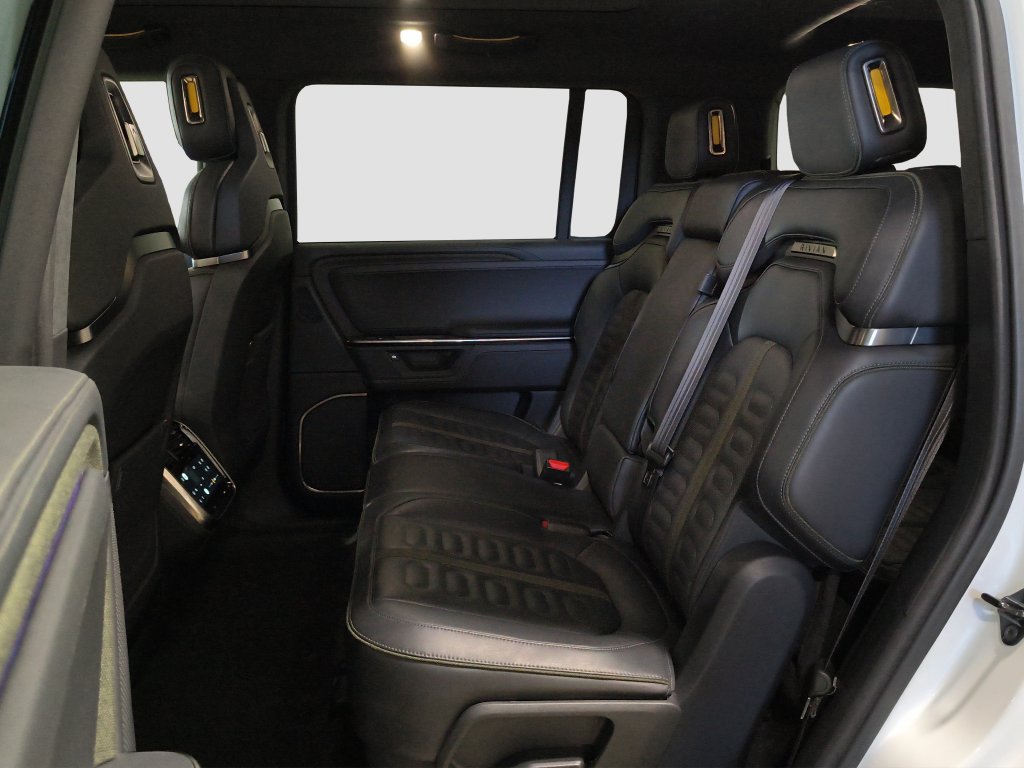 Used 2025 Rivian R1S Adventure Dual AWD/4WD image 9
