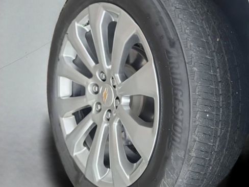 Used 2025 Chevrolet Tahoe Premier AWD/4WD image 32