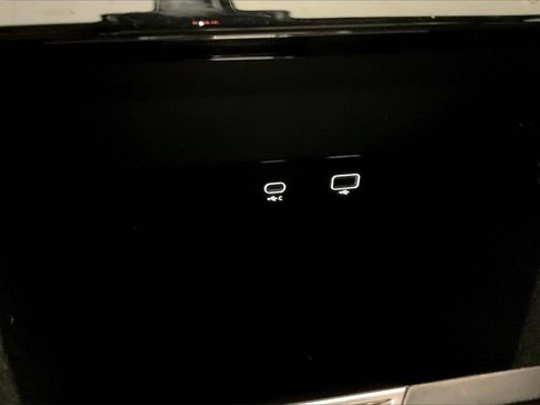 Used 2023 Land Rover Range Rover Sport SE Dynamic image 32