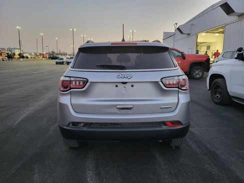 Used 2018 Jeep Compass Latitude w/ Popular Equipment Group image 14