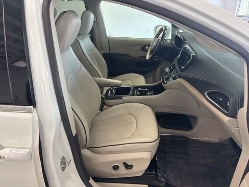 Used 2021 Chrysler Pacifica Limited w/ Premium & Safety Sphere Group AWD/4WD image 26