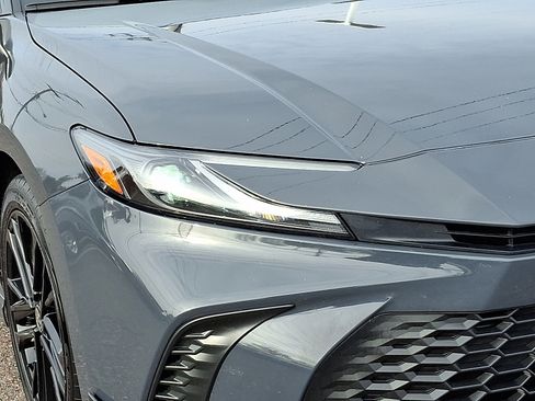 Certified 2025 Toyota Camry SE image 9