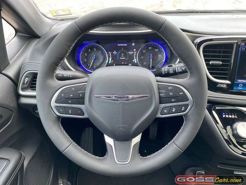 New 2026 Chrysler Pacifica Select image 18
