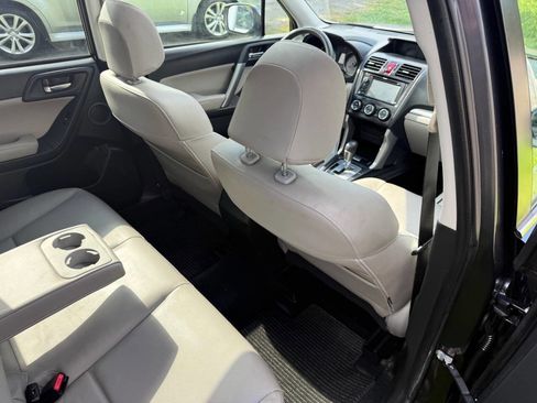 Used 2015 Subaru Forester 2.5i Limited AWD/4WD image 16