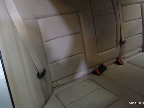 Used 2014 Mercedes-Benz E 350 Sedan image 25