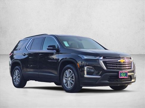 Certified 2023 Chevrolet Traverse LT FWD image 3