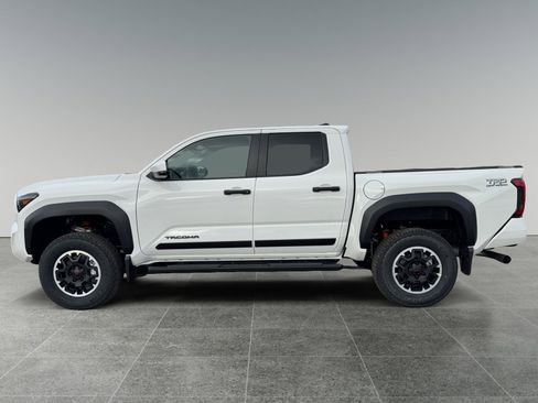 New 2025 Toyota Tacoma TRD Off-Road image 2