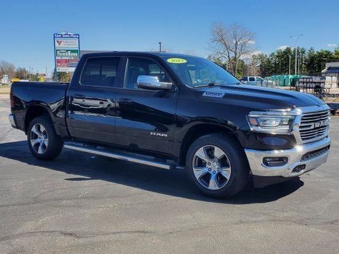 Used 2023 RAM 1500 Laramie AWD/4WD image 2