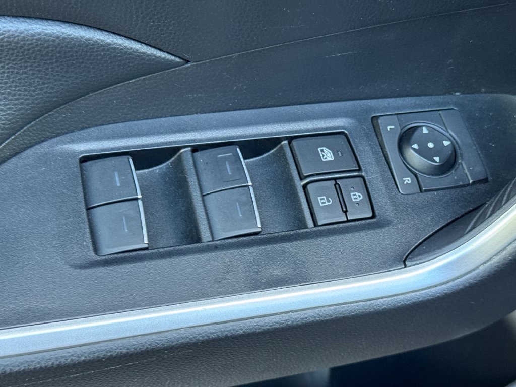 Used 2024 Toyota RAV4 XLE FWD image 13
