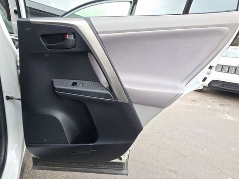 Used 2013 Toyota RAV4 XLE image 24