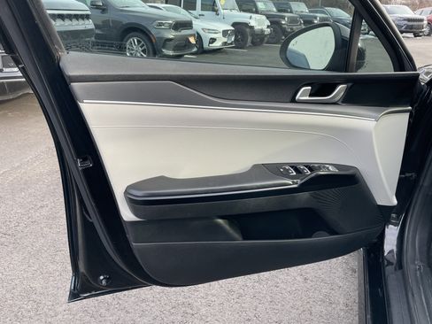 Used 2021 Kia K5 LXS image 32