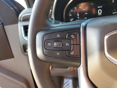 Used 2024 GMC Yukon SLT w/ SLT Luxury Package RWD image 28