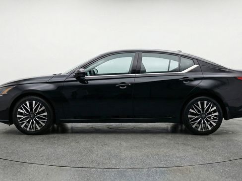 Used 2025 Nissan Altima 2.5 SV image 5