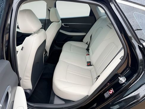 Used 2022 Hyundai Sonata Limited FWD image 11