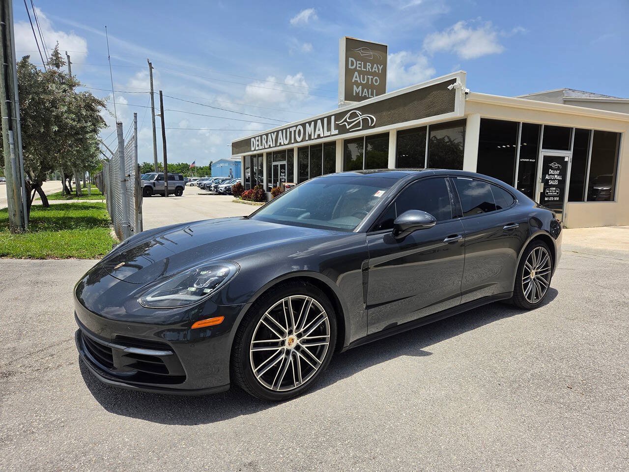 Used 2020 Porsche Panamera RWD image 1