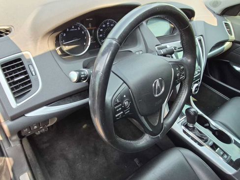 Used 2018 Acura TLX FWD image 10