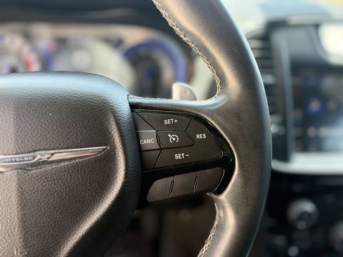 Used 2015 Chrysler 300 S RWD image 17