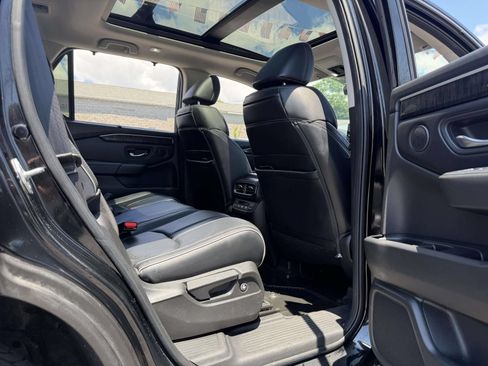 Used 2023 Honda Pilot Elite image 15
