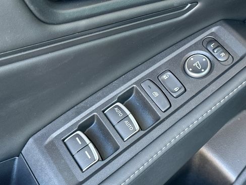 Used 2023 Honda Accord Sport image 11