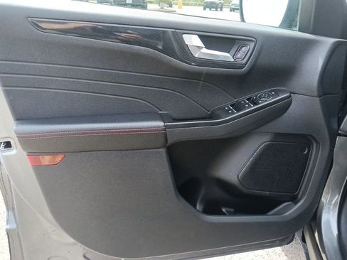 Used 2025 Ford Escape ST-Line FWD image 11