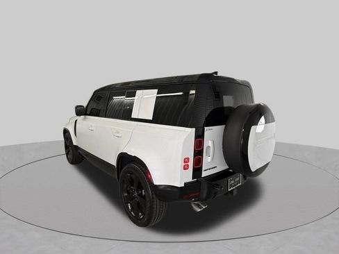 Used 2025 Land Rover Defender 110 X-Dynamic SE AWD/4WD image 7