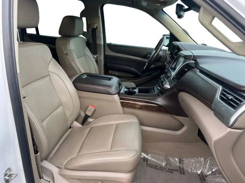 Used 2019 Chevrolet Suburban LT image 14