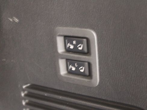 Used 2020 Nissan Armada Platinum w/ Captain's Chairs Package image 46