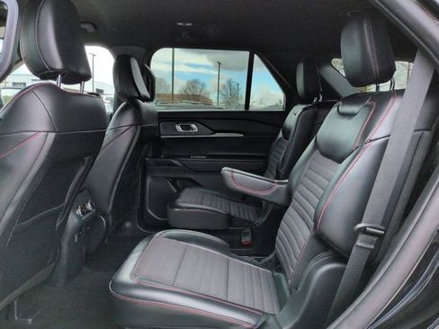 Certified 2025 Ford Explorer ST-Line image 17