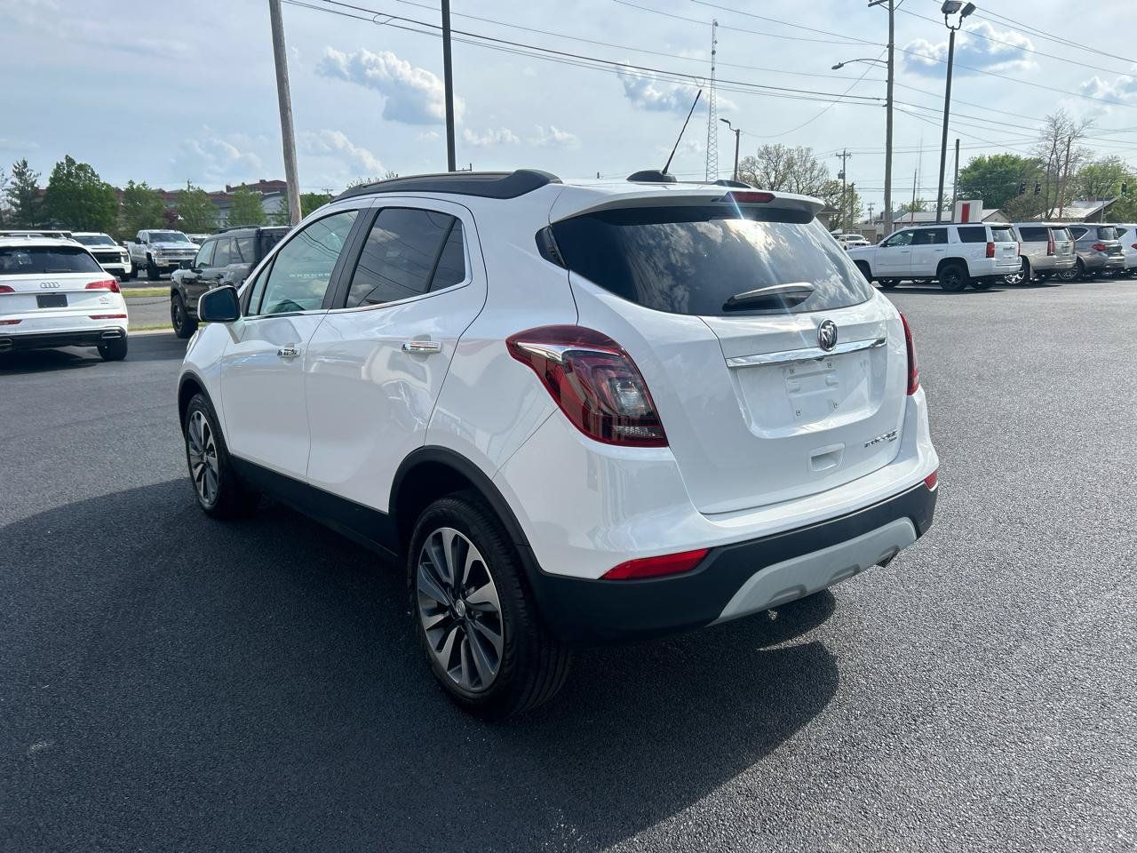 Used 2022 Buick Encore Preferred AWD/4WD image 7