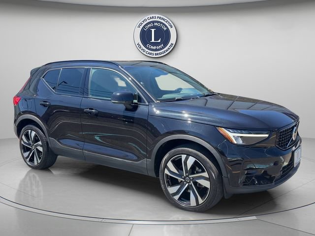 Certified 2023 Volvo XC40 B5 Plus w/ Climate Package AWD/4WD image 11