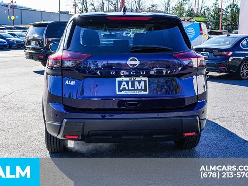 Used 2025 Nissan Rogue SV image 11