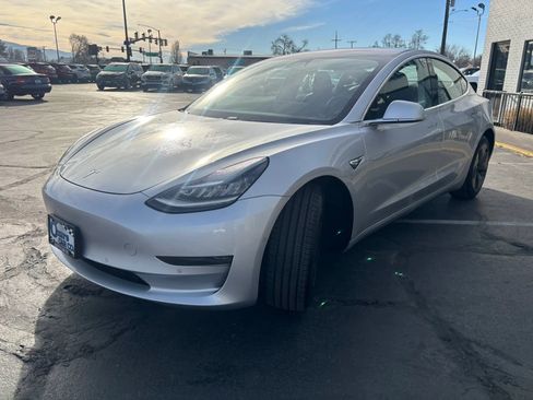 Used 2018 Tesla Model 3 Long Range image 3