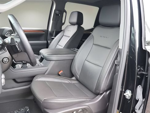 Used 2024 GMC Sierra 1500 Denali w/ Technology Package RWD image 11