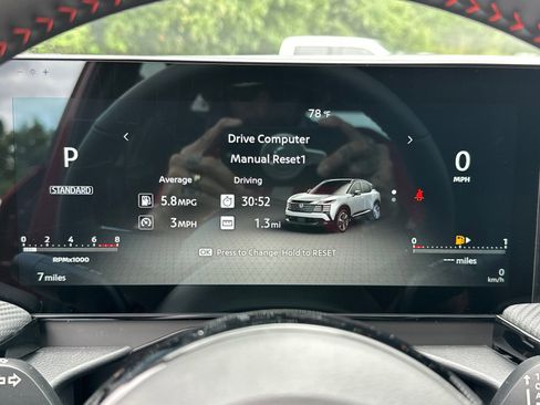 New 2025 Nissan Kicks SR w/ SR Premium Package image 27