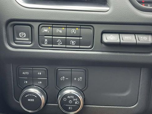 Certified 2024 GMC Yukon AT4 w/ AT4 Premium Package AWD/4WD image 25