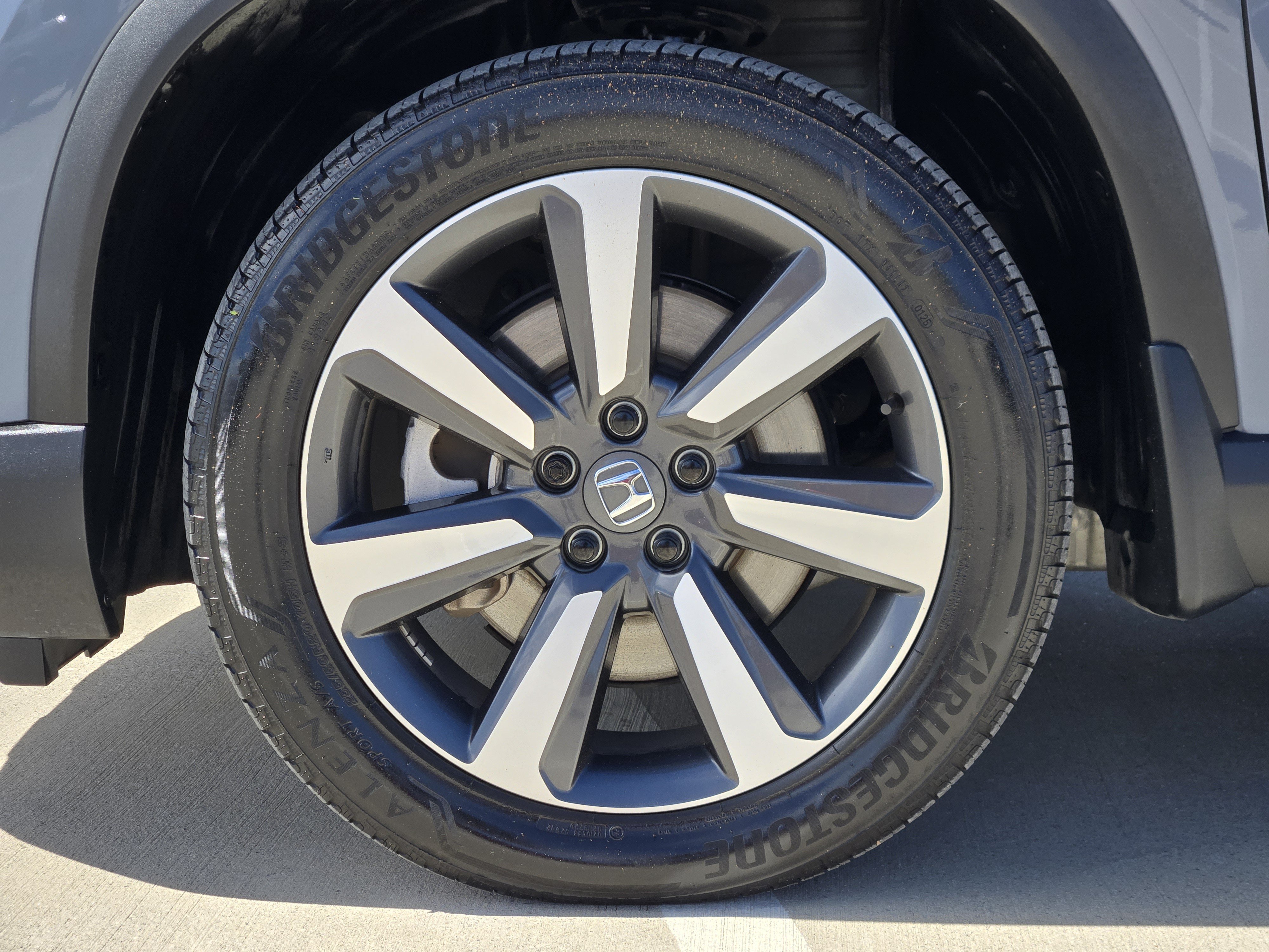 Certified 2025 Honda Pilot Touring image 11