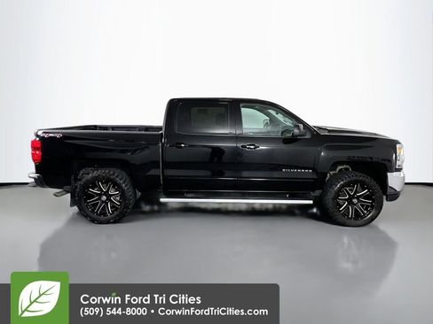 Used 2017 Chevrolet Silverado 1500 LT w/ All Star Edition image 18