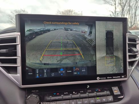 Used 2024 Toyota Tundra Platinum image 17