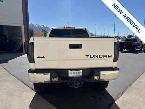 Used 2017 Toyota Tundra SR5 w/ SR5 Upgrade Package AWD/4WD image 6