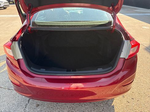 Used 2017 Chevrolet Cruze LT w/ Convenience Package image 11